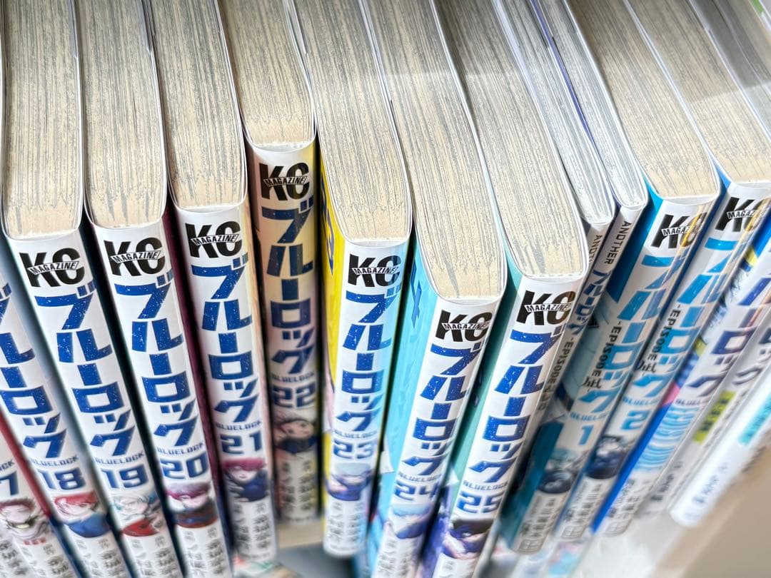 ブルーロック 1~25+エピ凪1・2＋キャラ本+戦いの前僕らは1~3+劇場特典