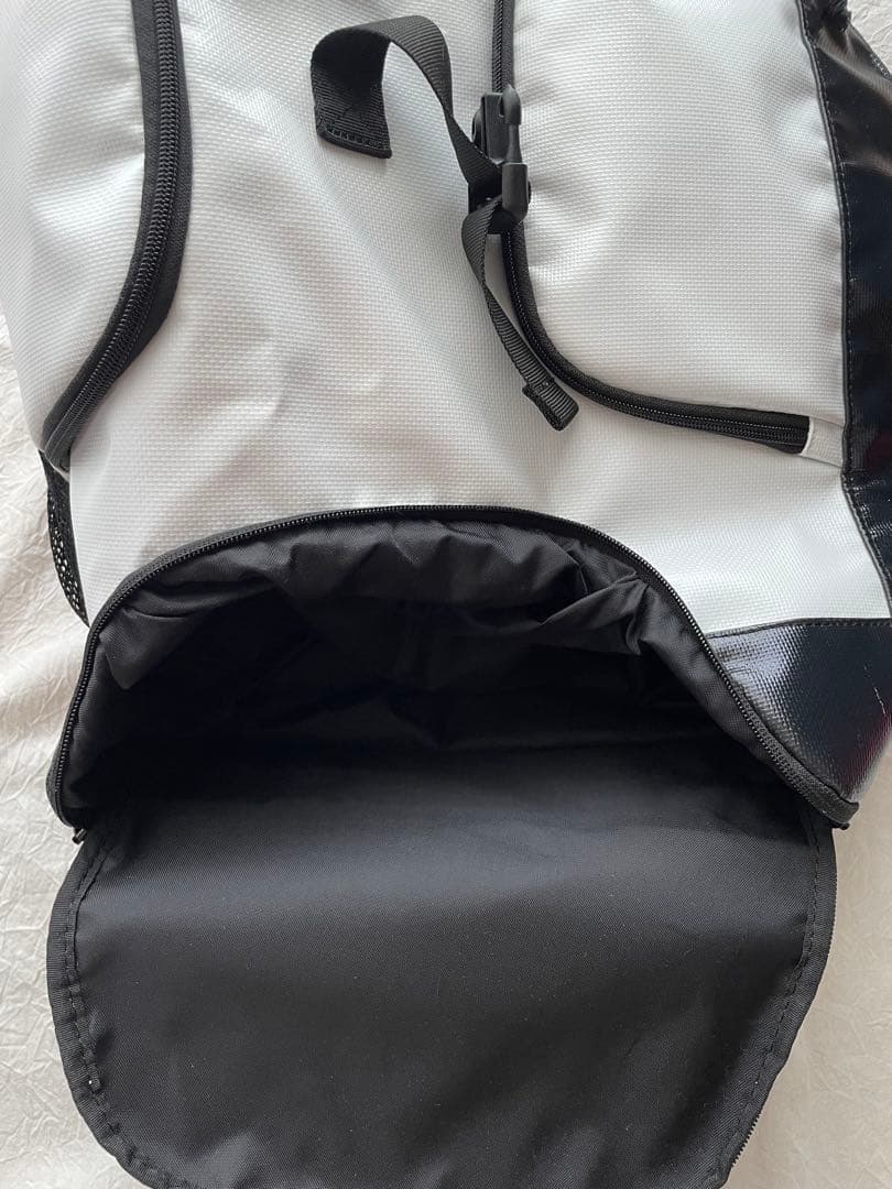 YONEX バドミントンバックパック ホワイト/ブラック