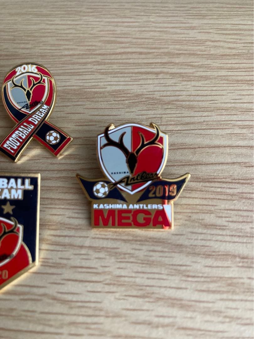 バラ売り無し　鹿島アントラーズ シーズンチケット特典 ピンバッチセット