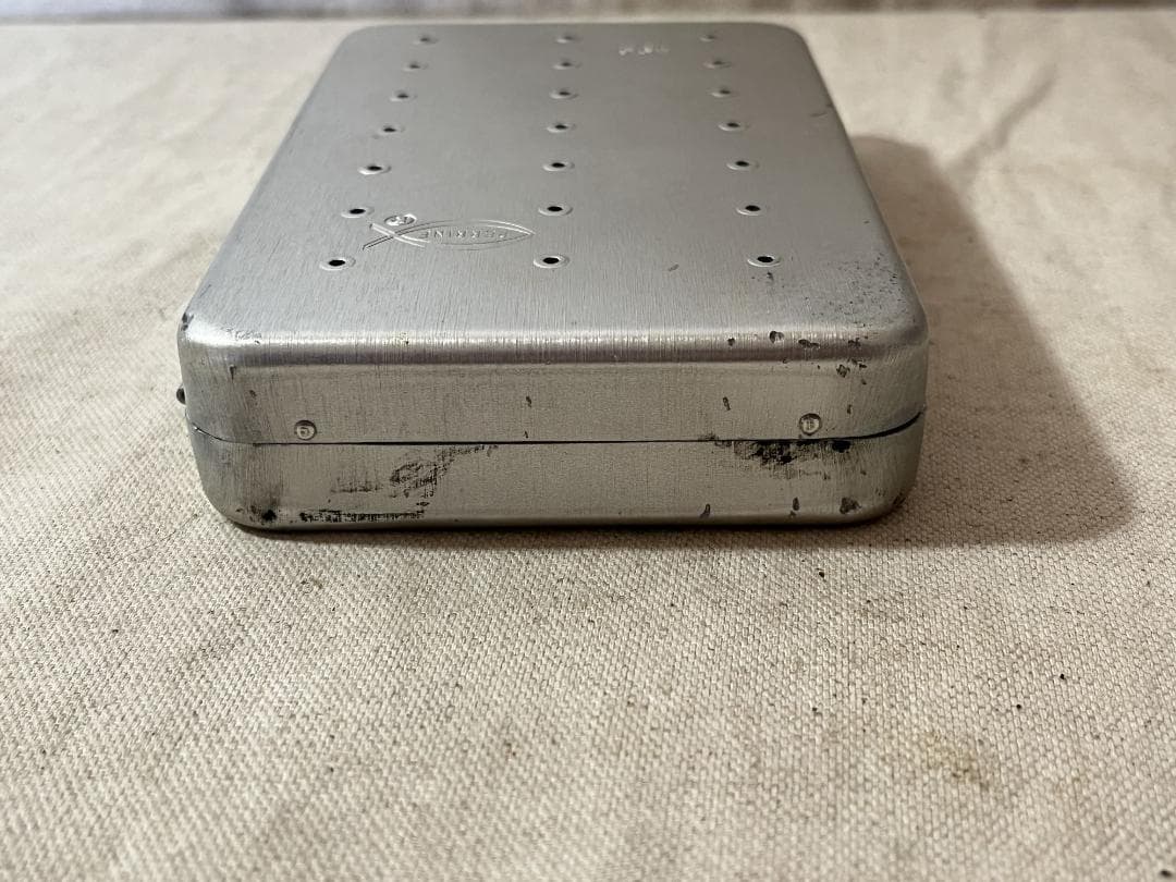 中古美品！【PERRINE】 パーリン アルミフライボックス ＃９６ フライ付