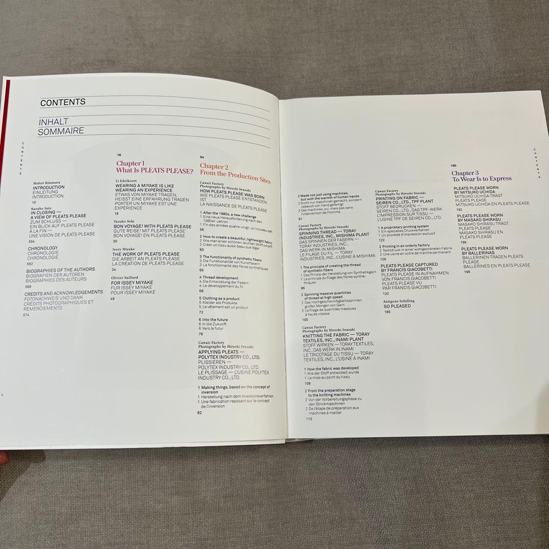 PLEATS PLEASE ISSEY MIYAKE TASCHEN 洋書