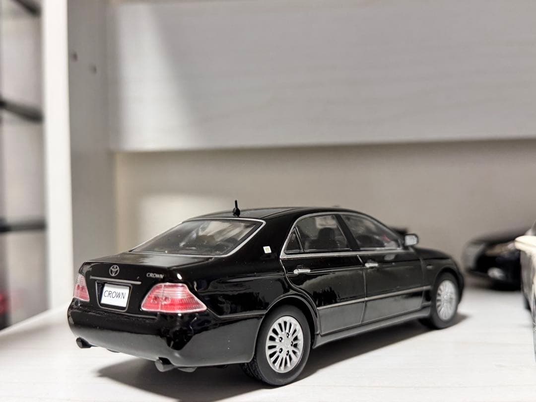 クラウン・マジェスタ　カラーサンプル ミニカー 1/30