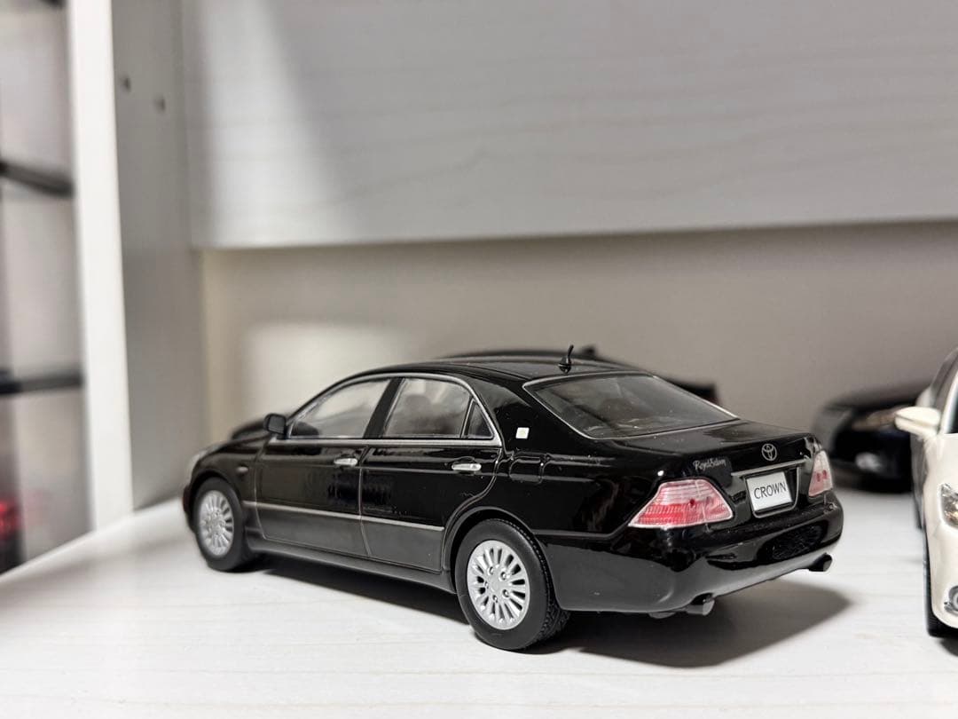 クラウン・マジェスタ　カラーサンプル ミニカー 1/30