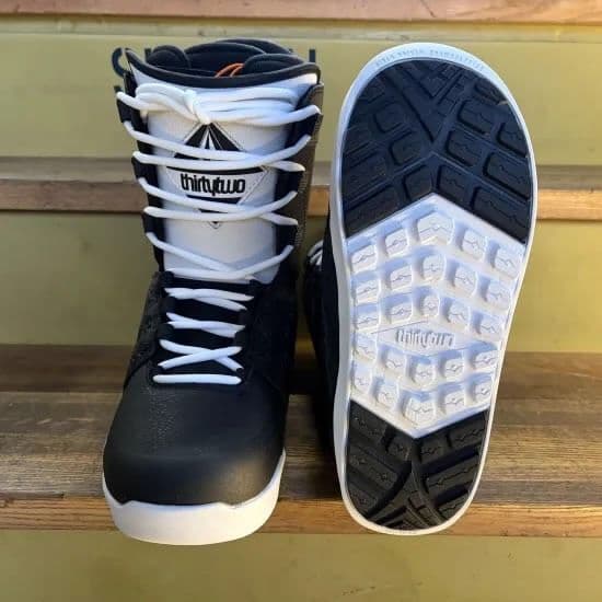 THIRTYTWO 2026 【LASHED VOLCOM】27.0cm