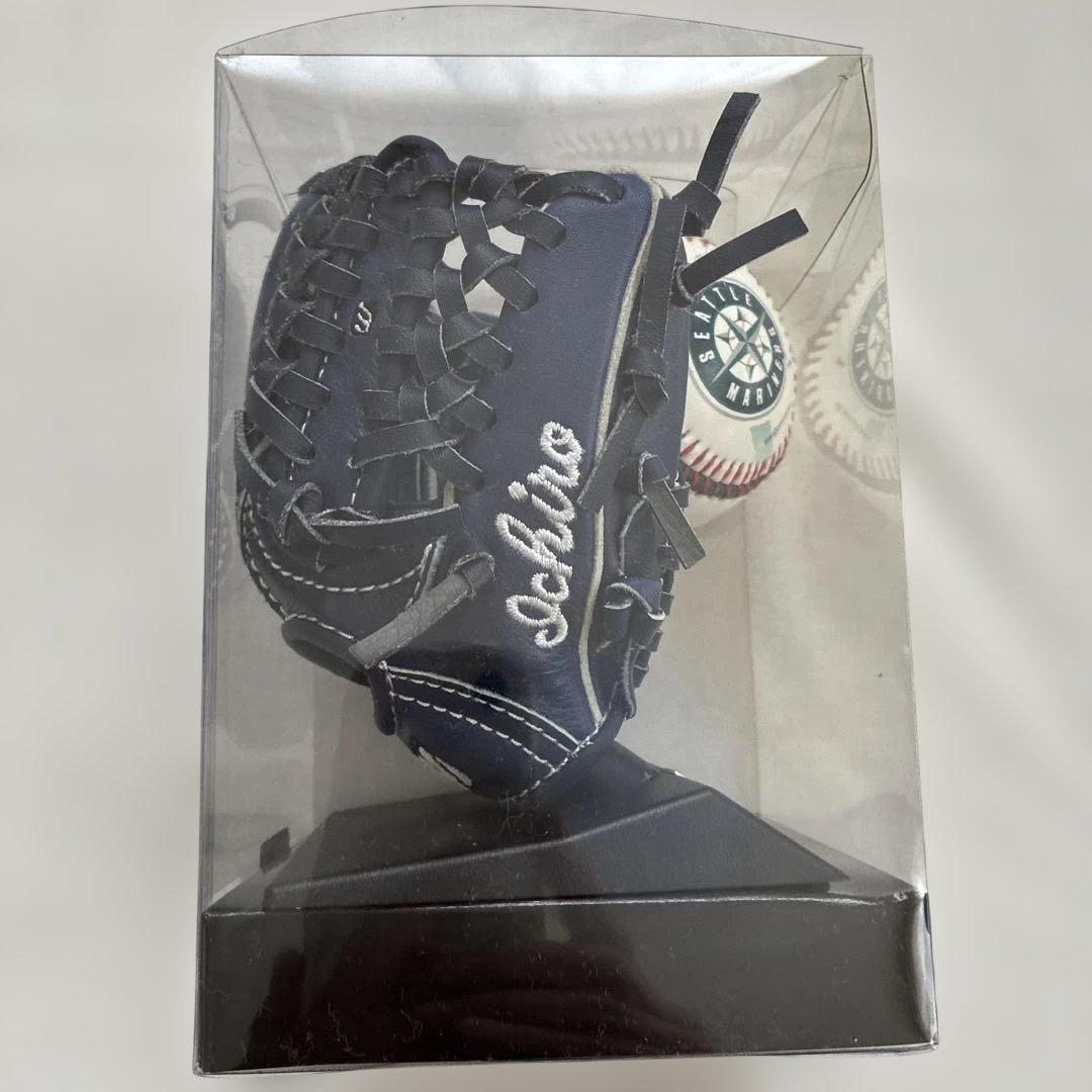 タ*7様 イチロー　ミニグローブ＆サインボール