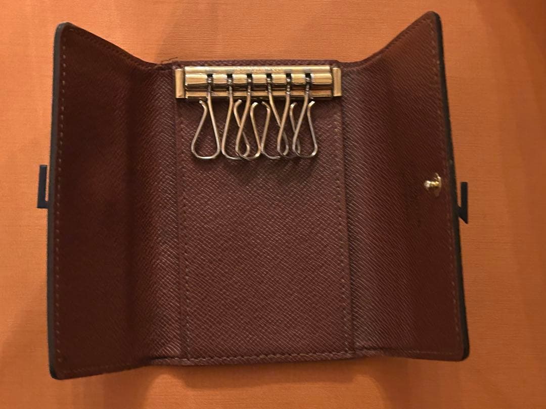 LOUIS VUITTON ダークブラウン キーケース
