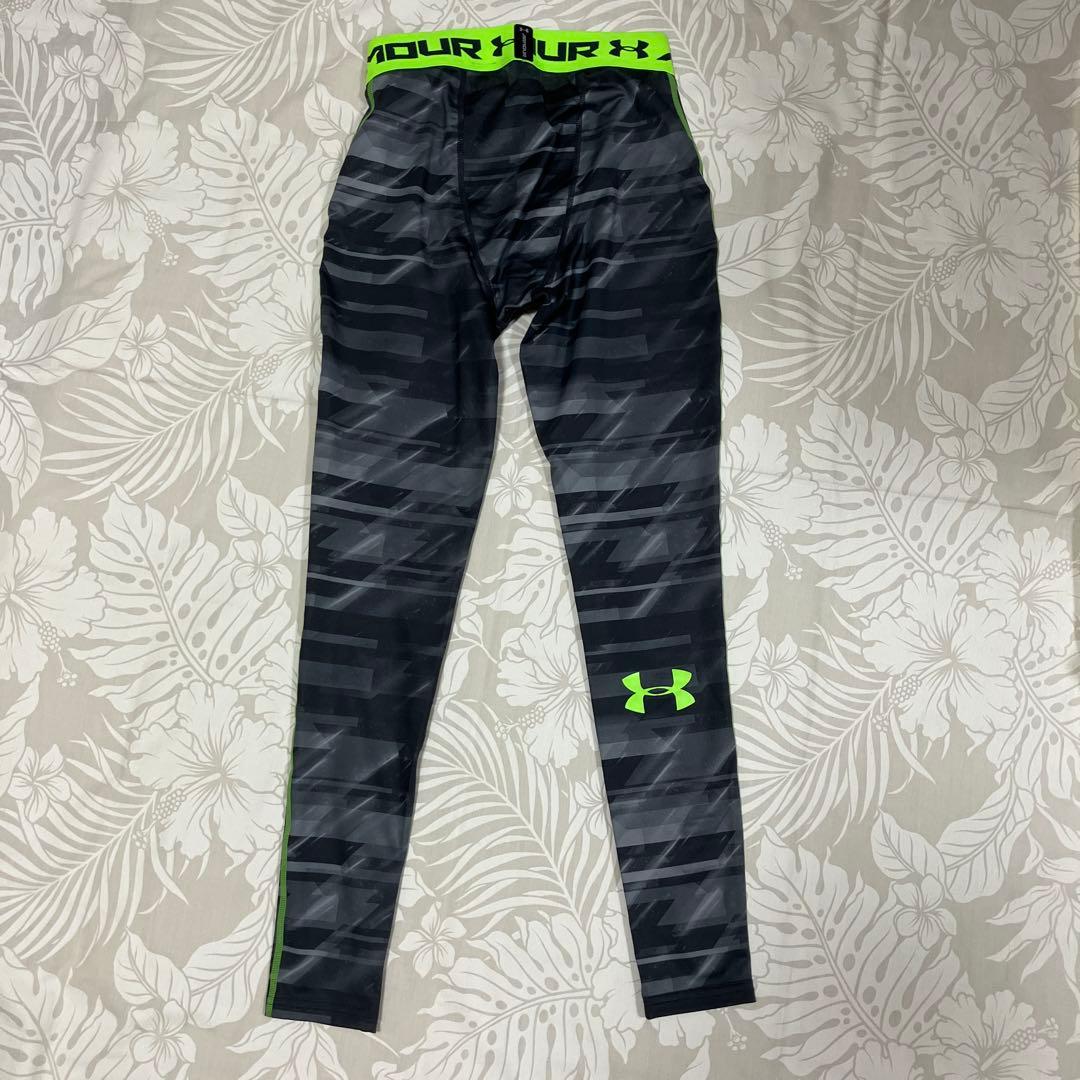 Under Armour トレーニングセット 長袖シャツとレギンス
