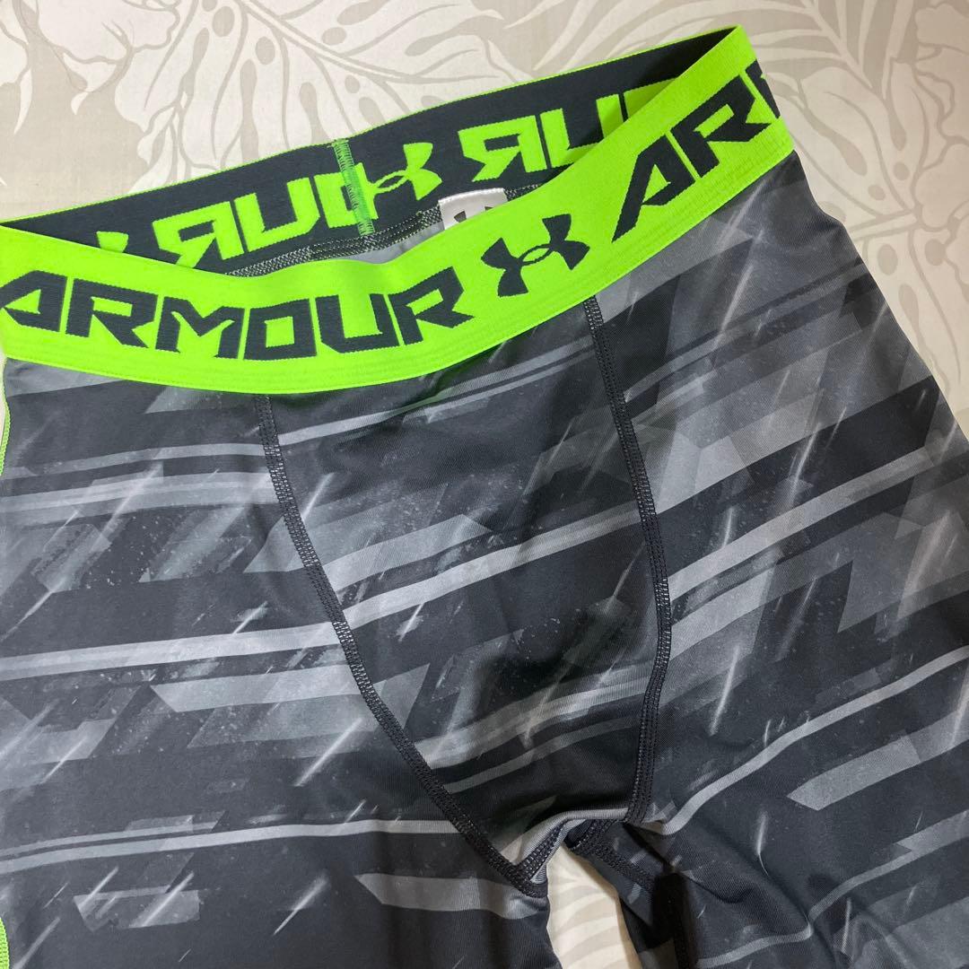 Under Armour トレーニングセット 長袖シャツとレギンス