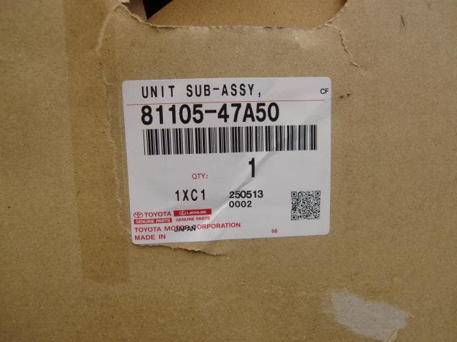 プリウス　ZVW60　右ヘッドランプ