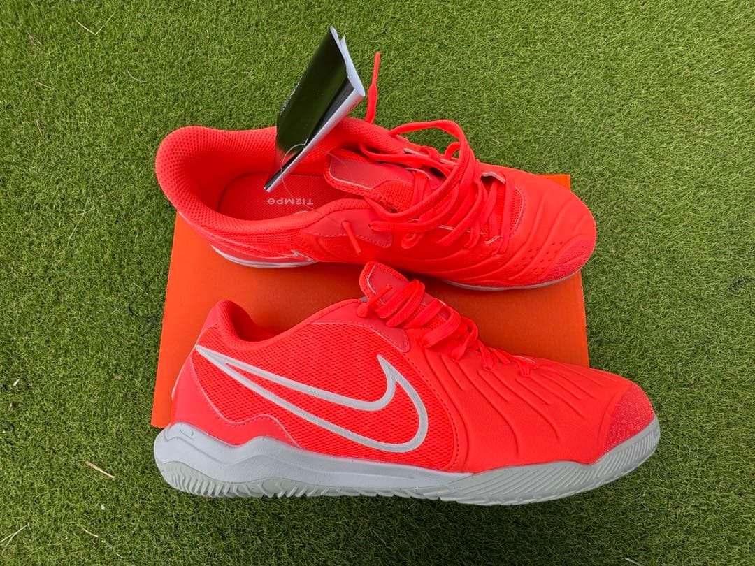 【新品未使用】ナイキ ティエンポレジェンド10 フットサル シューズ27.5cm