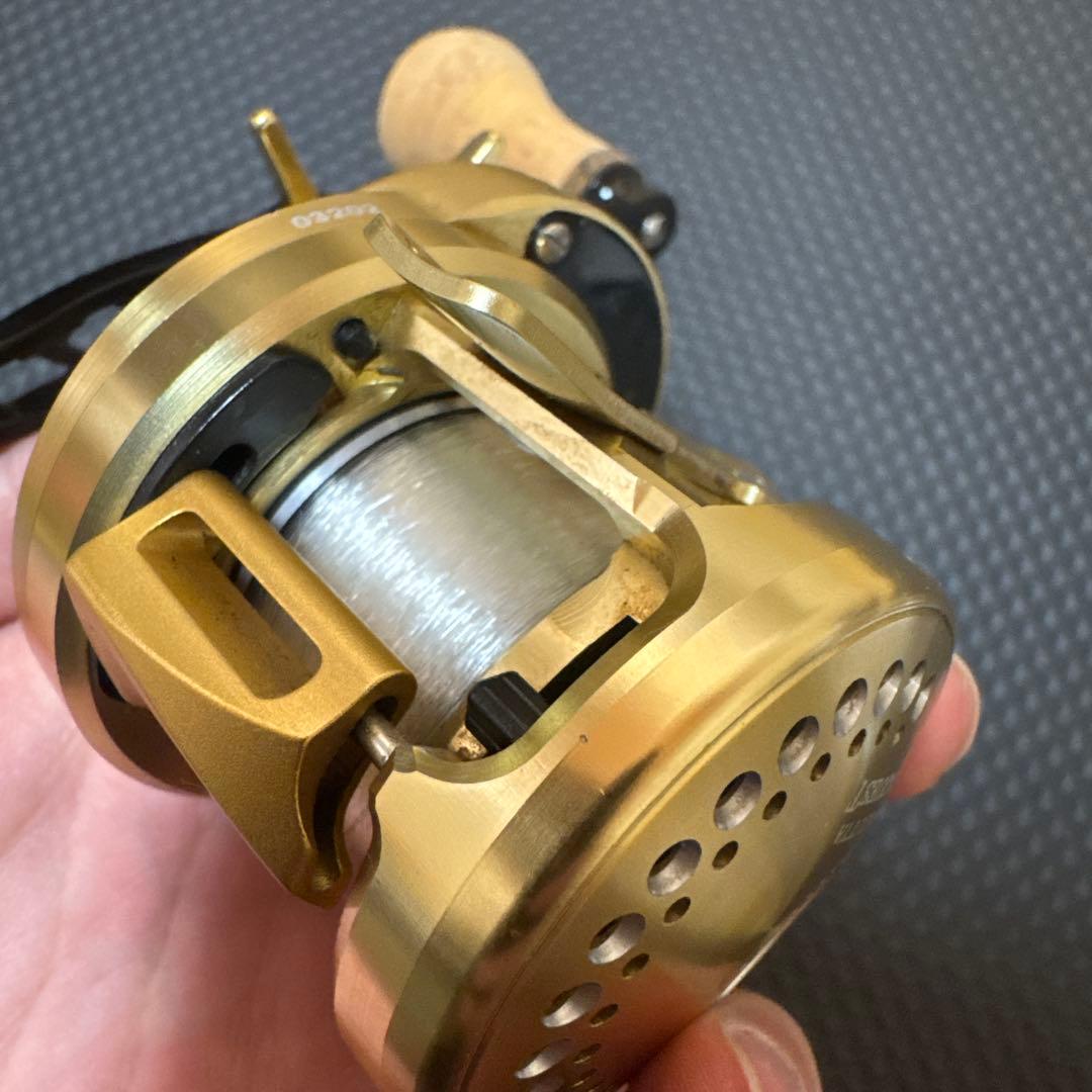 シマノ 14カルカッタコンクエスト 右 ゴメクサス