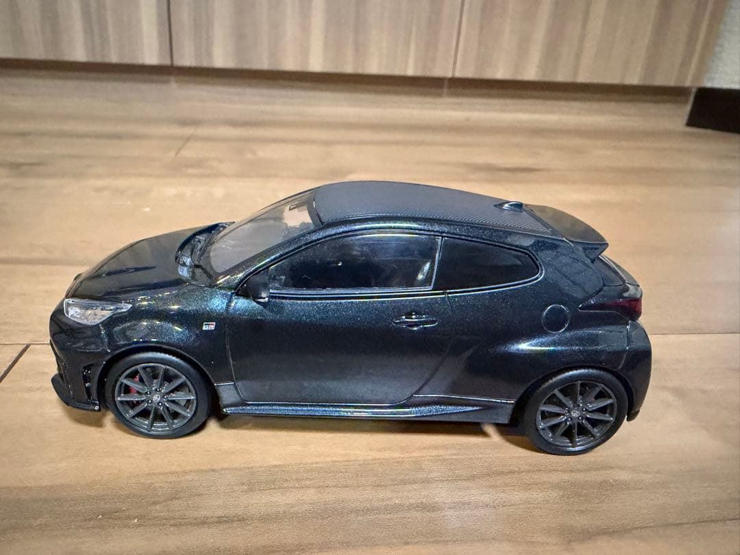 GRヤリス　色見本　1/30ミニカー