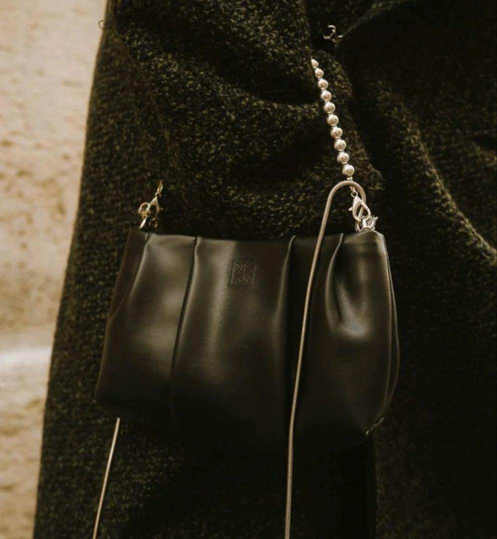 Knuth Marf チェーンタックミニバッグ