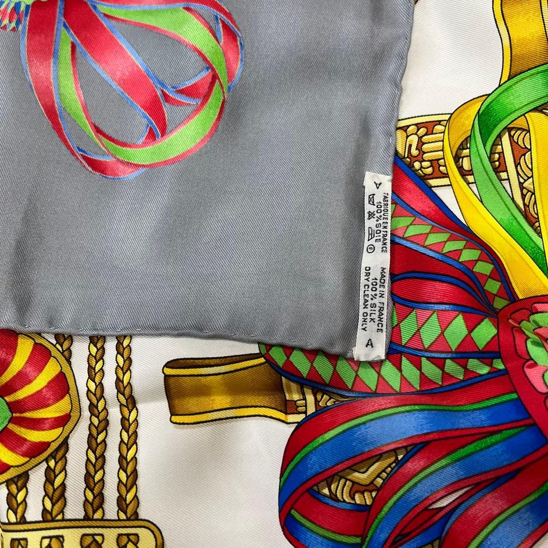 HERMES エルメス スカーフLES RUBANS DU CHEVALグレー