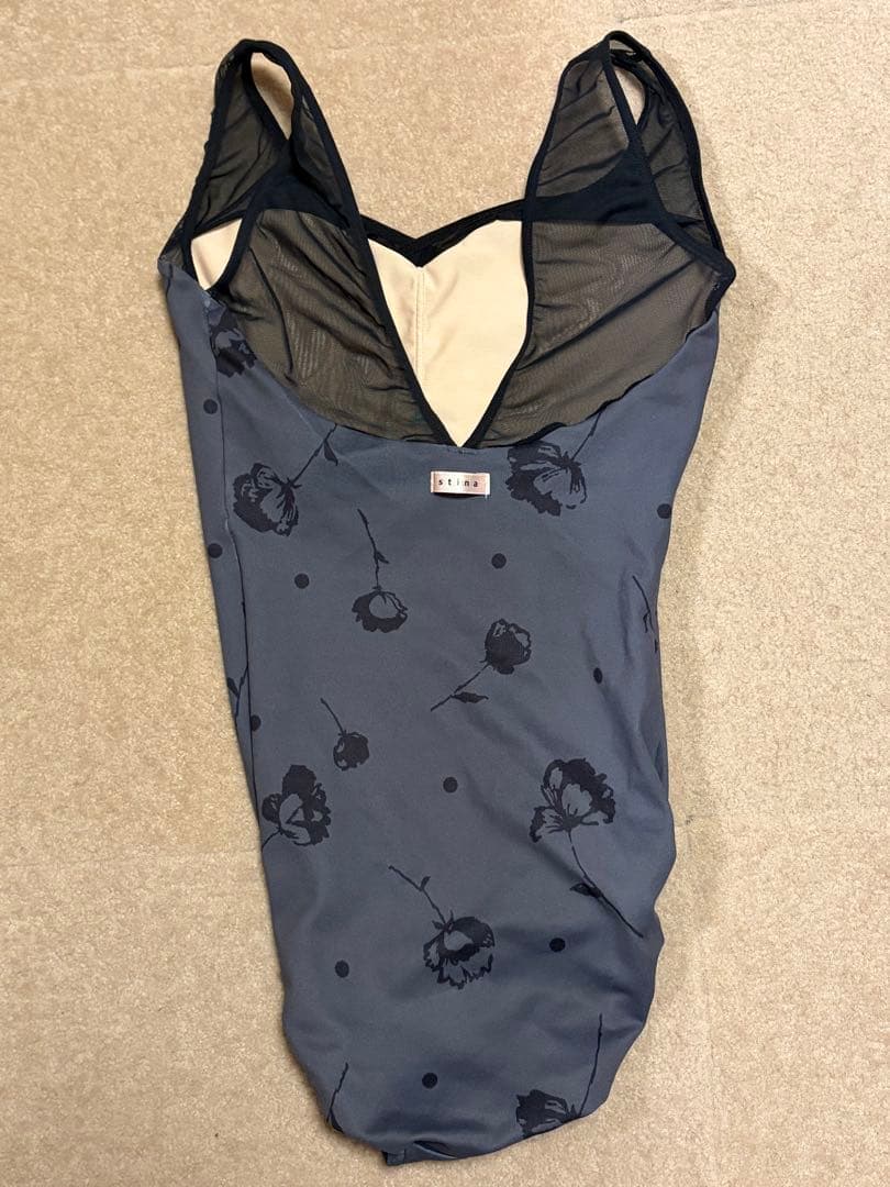 stina（スティナ）レオタードＰサイズ