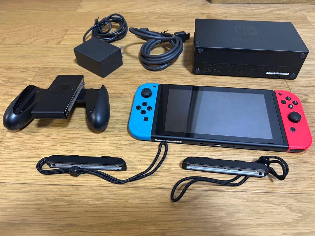 おまけ付き　任天堂　Switch 本体 + 桃鉄ワールド 美品