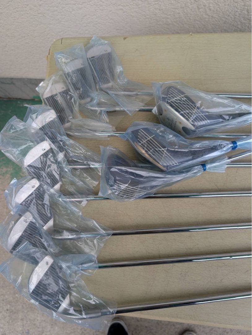 【美品】オノフ　ONOFF ゴルフバック　キャディーバッグ　テーラーメイド