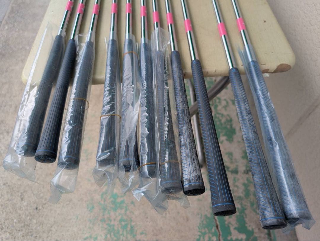 【美品】オノフ　ONOFF ゴルフバック　キャディーバッグ　テーラーメイド