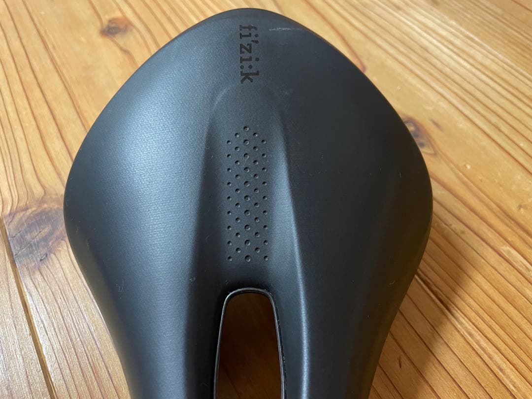 fizikフィジーク TEMPO ALIANTE R1カーボンレール 145mm