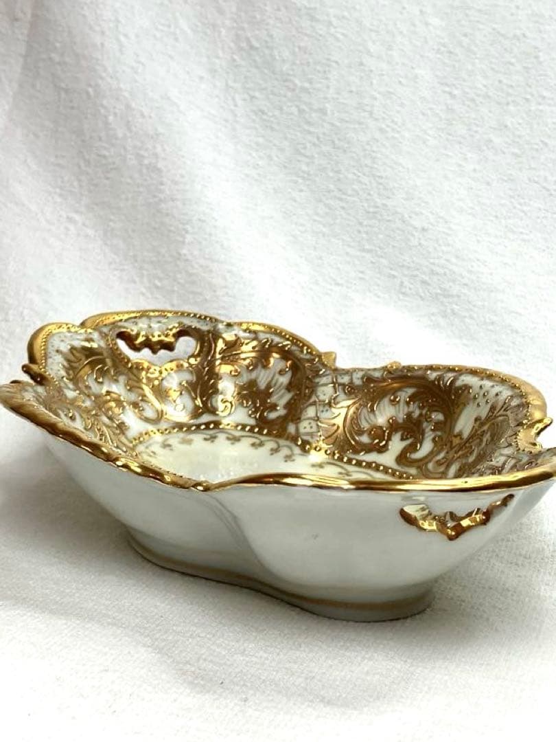 メープルリーフ印OCCO アンティーク小皿金彩レリーフ装飾