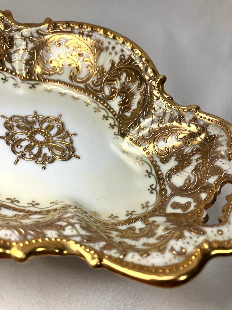 メープルリーフ印OCCO アンティーク小皿金彩レリーフ装飾