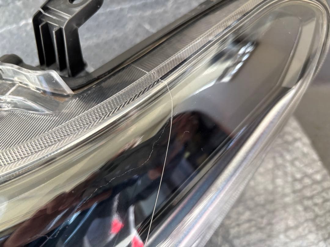 シ*ル様 カローラフィールダー160系　左側LEDヘッドライト　ジャンク品