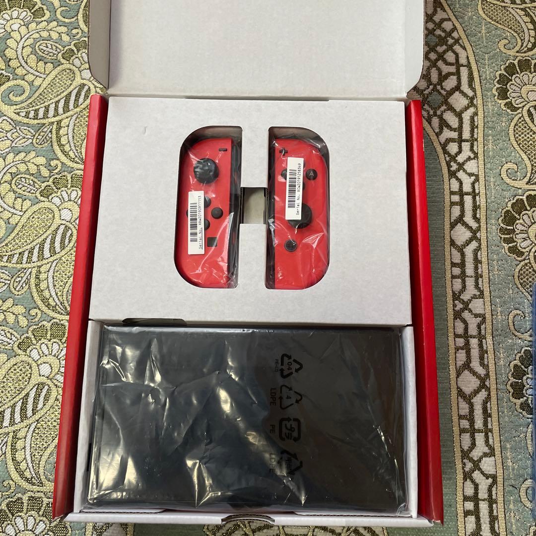 Nintendo Switch 有機ELモデル マリオレッド