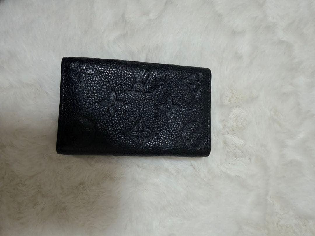 Louis Vuitton ブラック レザー キーケース