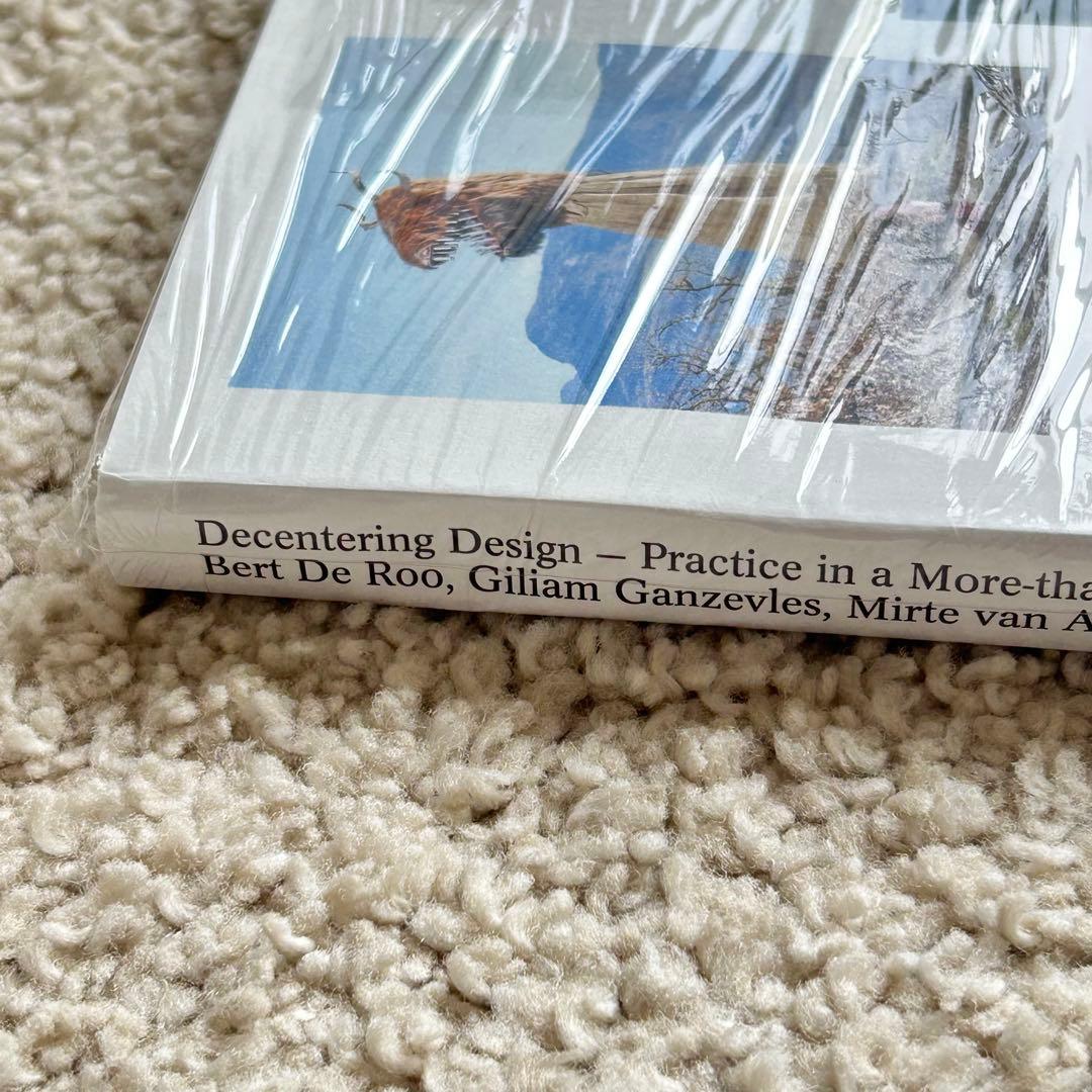 洋書 Decentering design