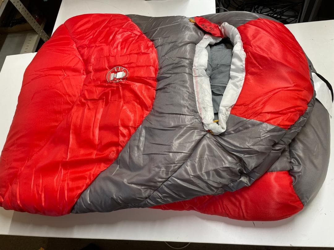 超激安出品 Coleman　タスマンキャンピングマミー　L-15　シュラフ③