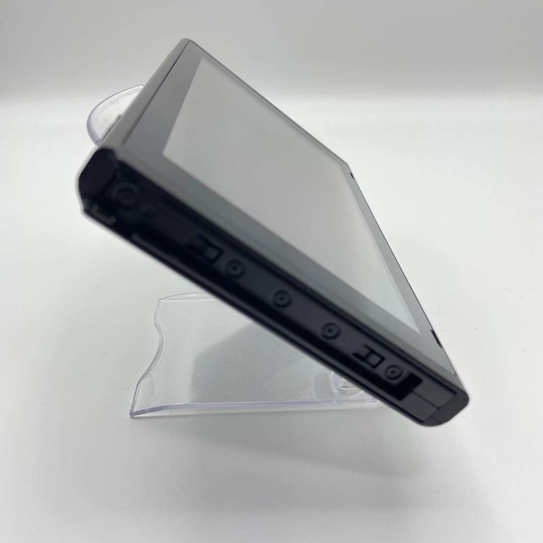 任天堂 Switch 本体　Nintendo スイッチ　本体のみ