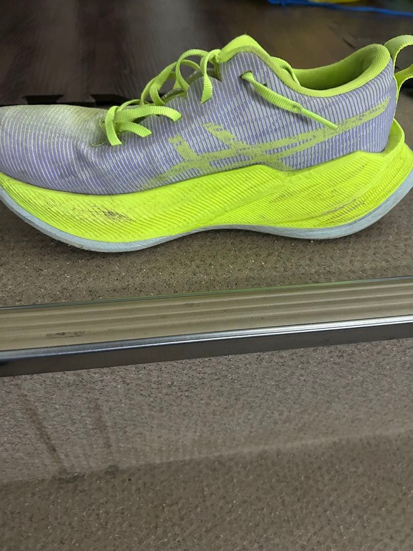 アシックス　スーパーブラスト　24.0