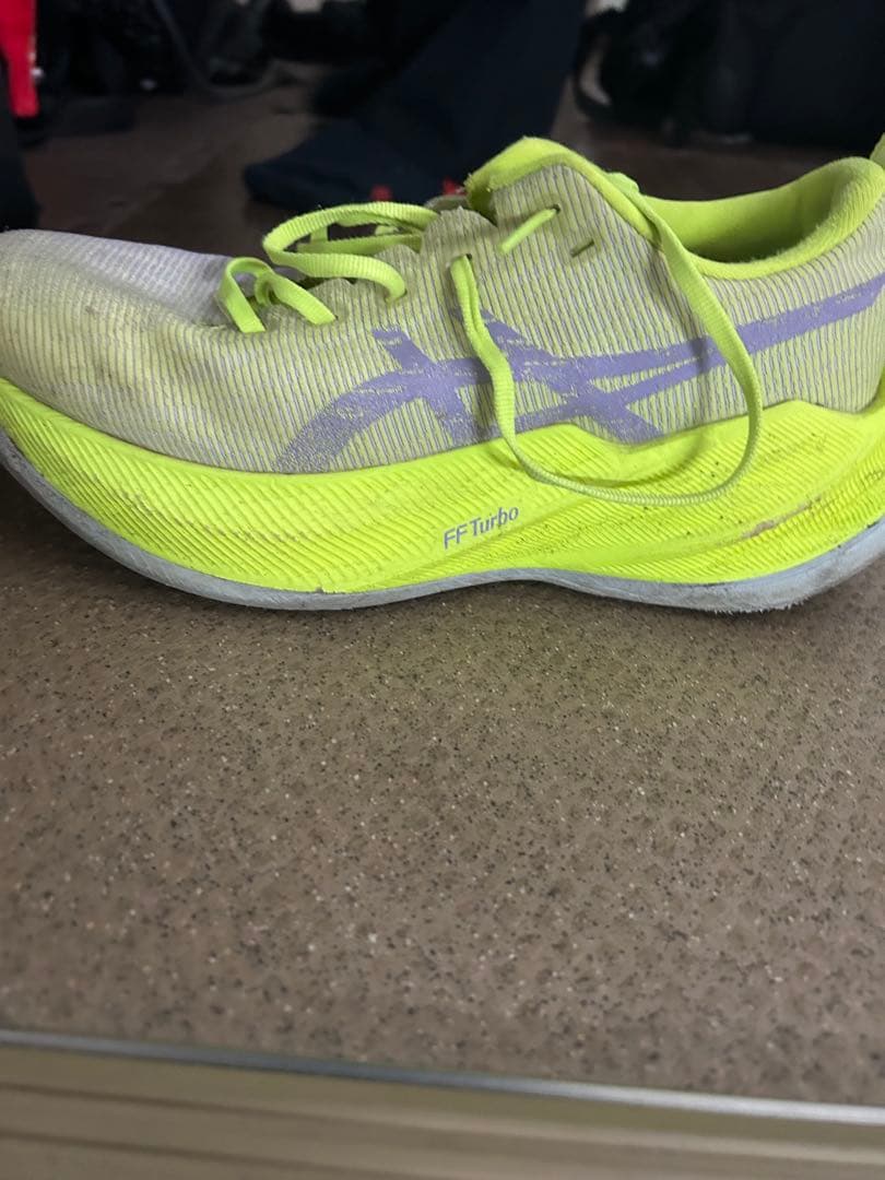 アシックス　スーパーブラスト　24.0