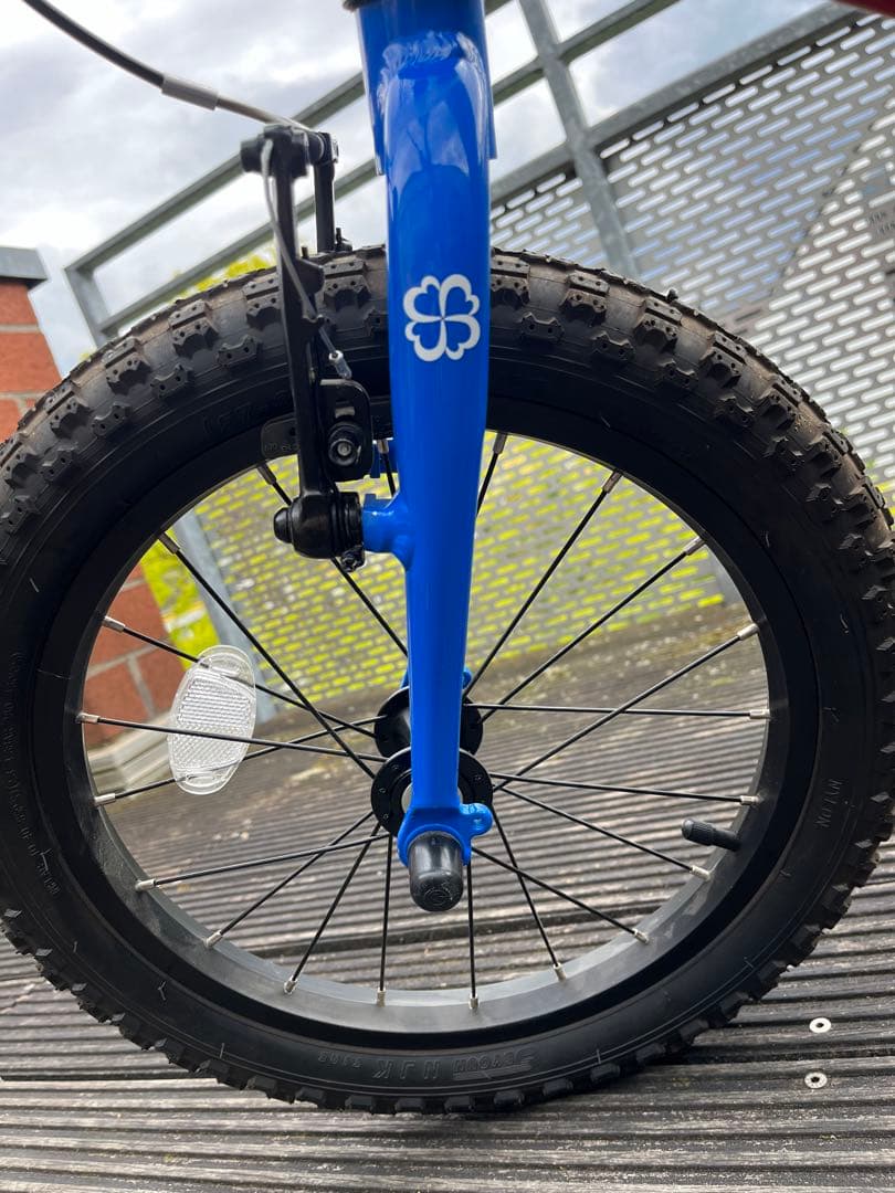 ヨツバサイクル　キッズバイク 16インチ