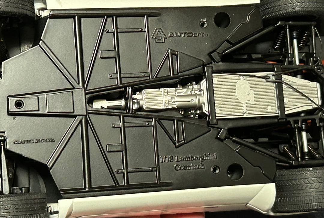 【難あり】ランボルギーニカウンタック5000S 白　1/18 オートアート