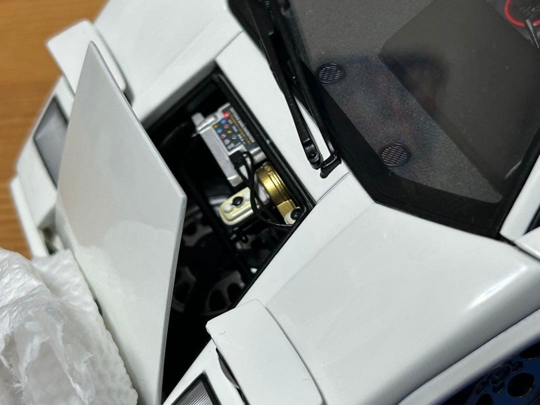 【難あり】ランボルギーニカウンタック5000S 白　1/18 オートアート