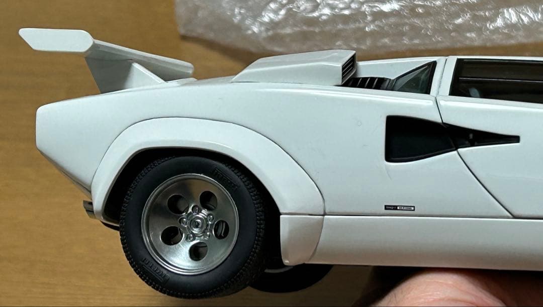 【難あり】ランボルギーニカウンタック5000S 白　1/18 オートアート
