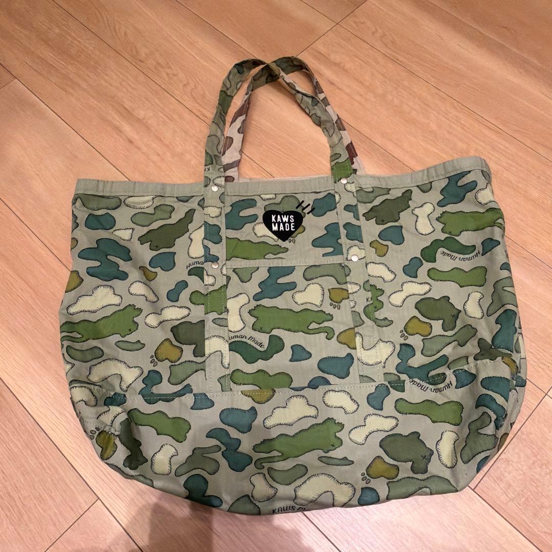 HUMANMADE KAWSコラボ 迷彩柄トートバッグ