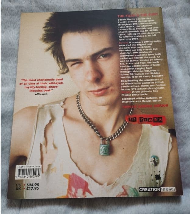 趣味 destroy SEX PISTOLS 1977 byDENNIS MORRIS