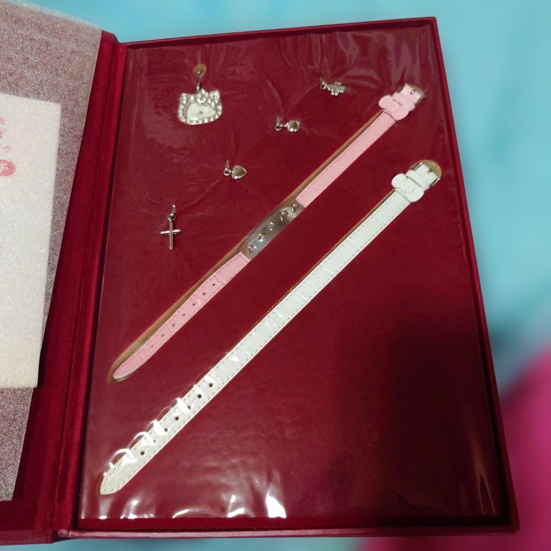 22日まで値下げHELLOKITTY30yearsメモリアルブック