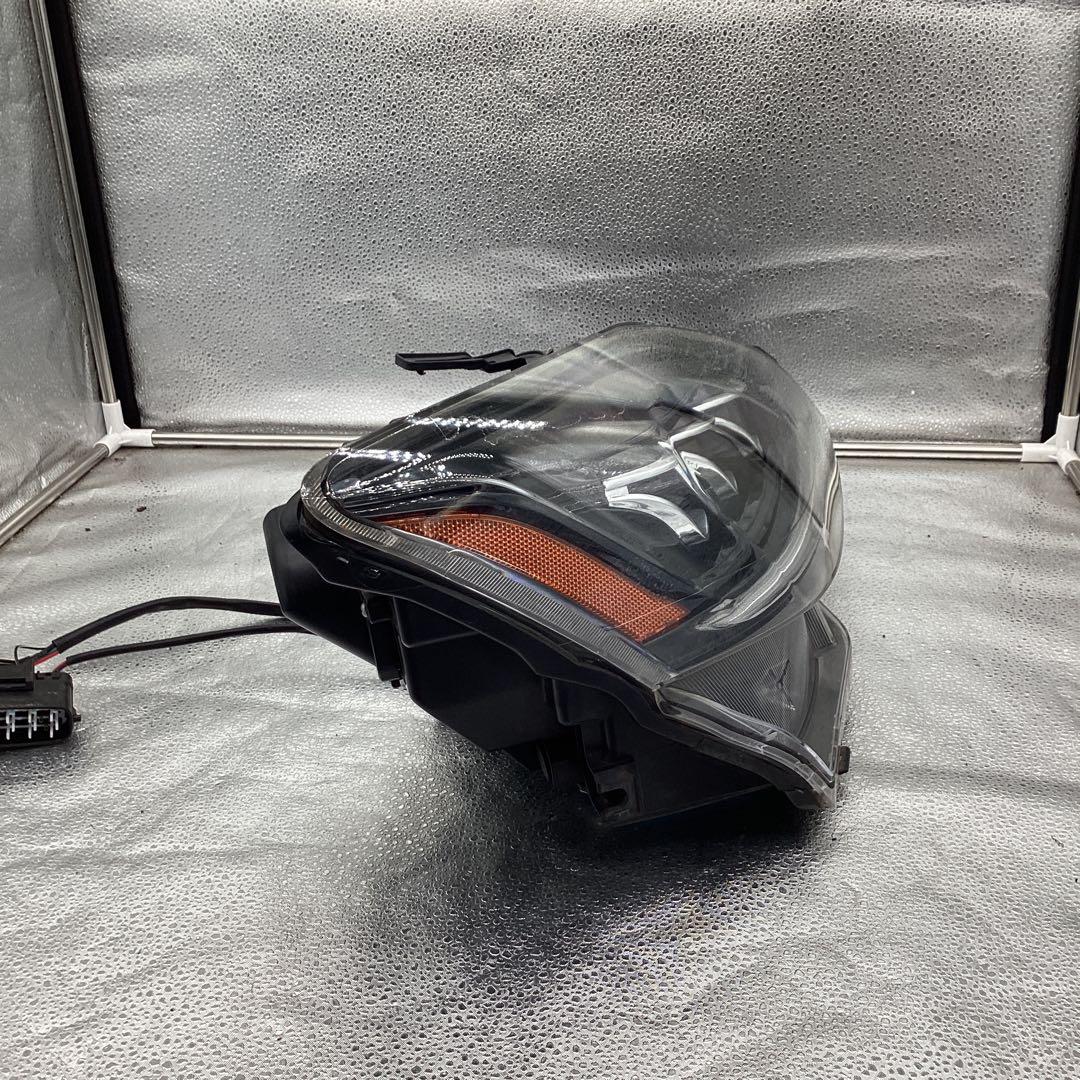 レクサス IS 20系　社外 VLAND 3眼 LED ヘッドライト