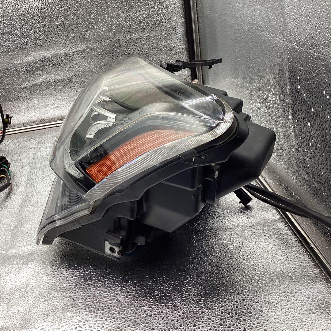 レクサス IS 20系　社外 VLAND 3眼 LED ヘッドライト