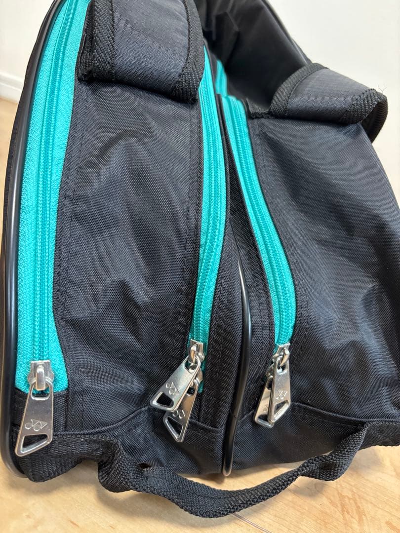 【美品】YONEX ラケットバッグ ブラック　ピーコックグリーン　部活