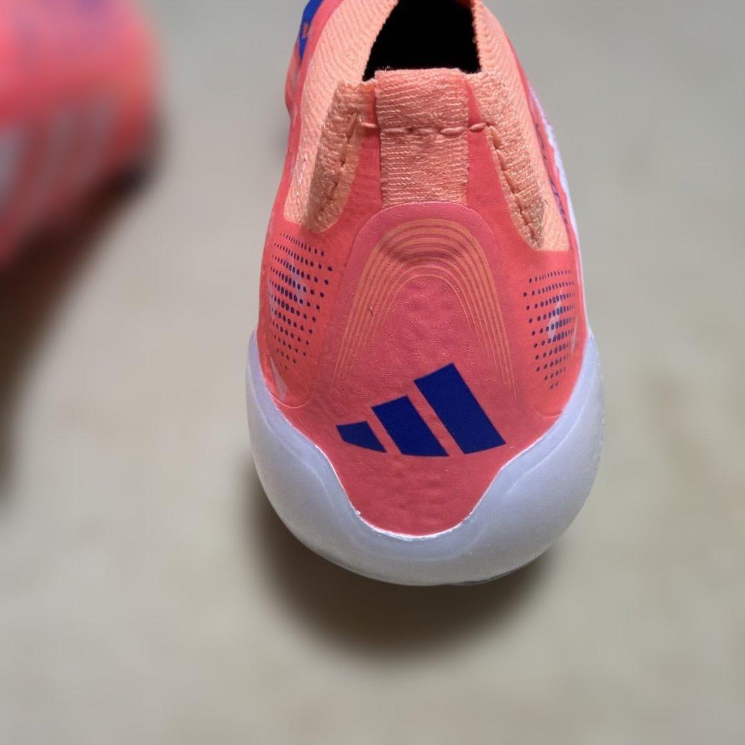 新品未使用 アディダスadidas スパイク PREDATOR プレデター SG