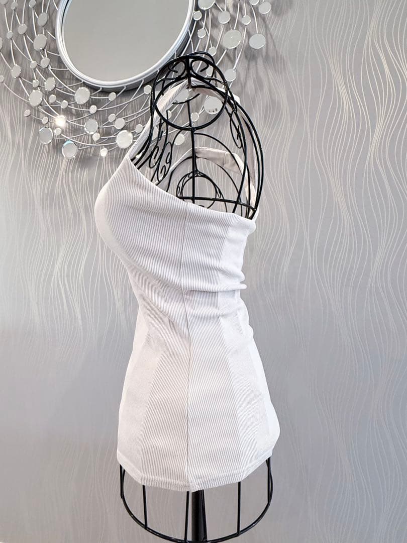 【新品タグ付】alo yoga アロヨガタンクトップ Elevate tank