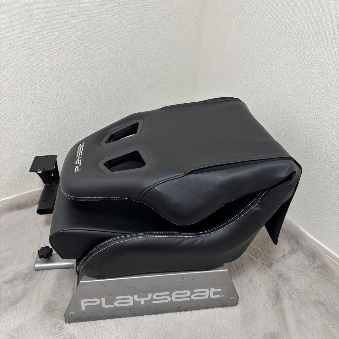 Playseat® Evolution Black レーシングコックピット