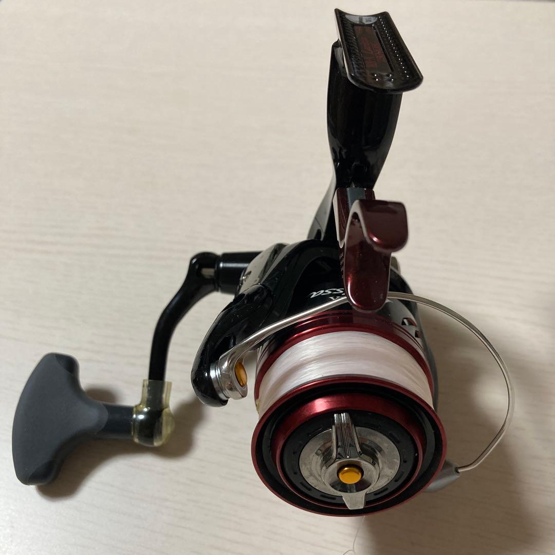 SHIMANO BB-X Larissa 2500DHG スピニングリール