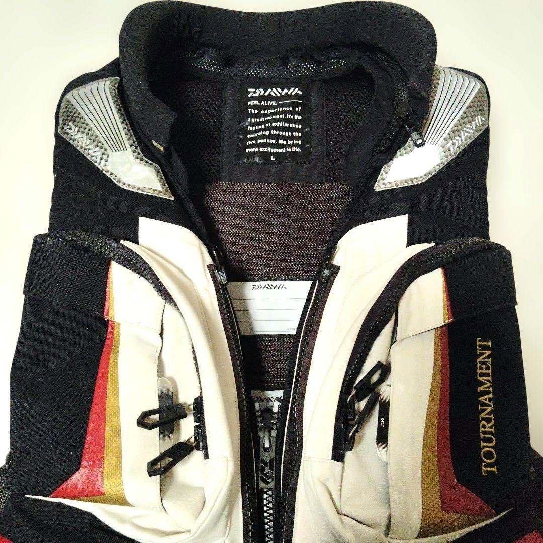 ダイワ　磯　トーナメント　フローティングベスト　枕付き　Lサイズ