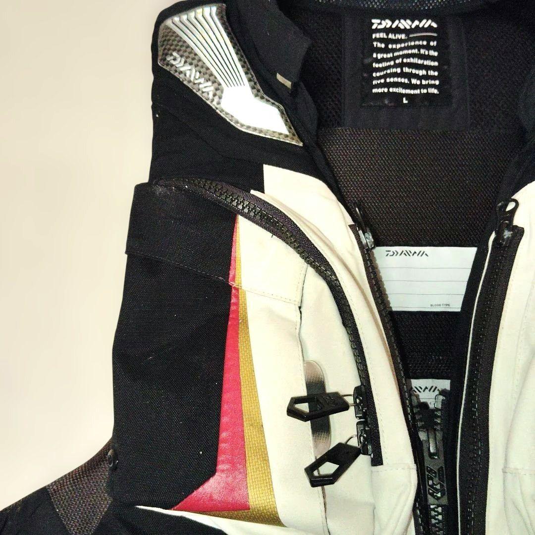 ダイワ　磯　トーナメント　フローティングベスト　枕付き　Lサイズ