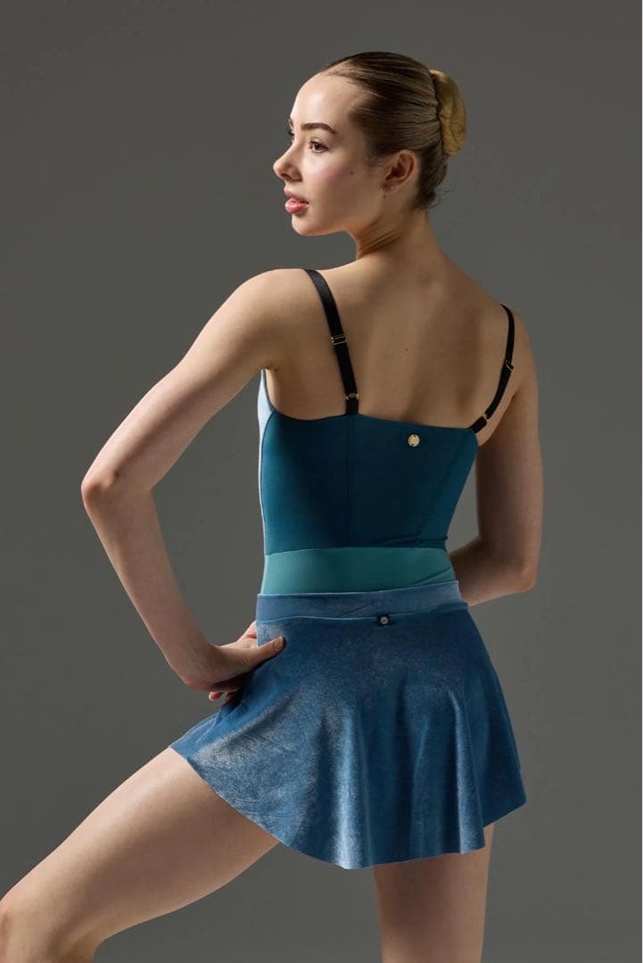 新品未使用品！BODILE ベロアスカート